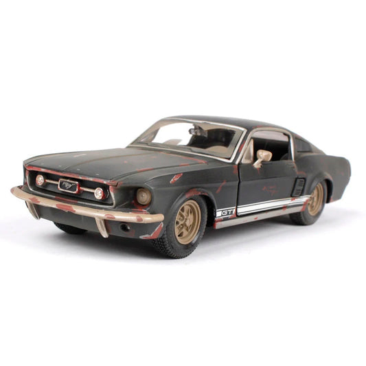 Ford Mustang GT 1967 Old Friends em Escala 1:24