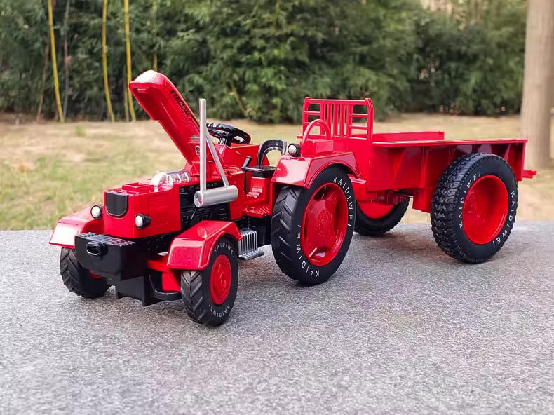 Trator Agrícola com Carreta em Escala 1:18 (Die-cast)