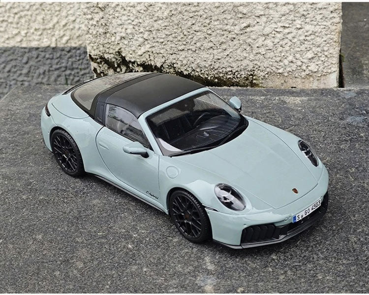 Porsche 911 Targa 4 GTS Hybrid (992.2) – Miniatura 1:18