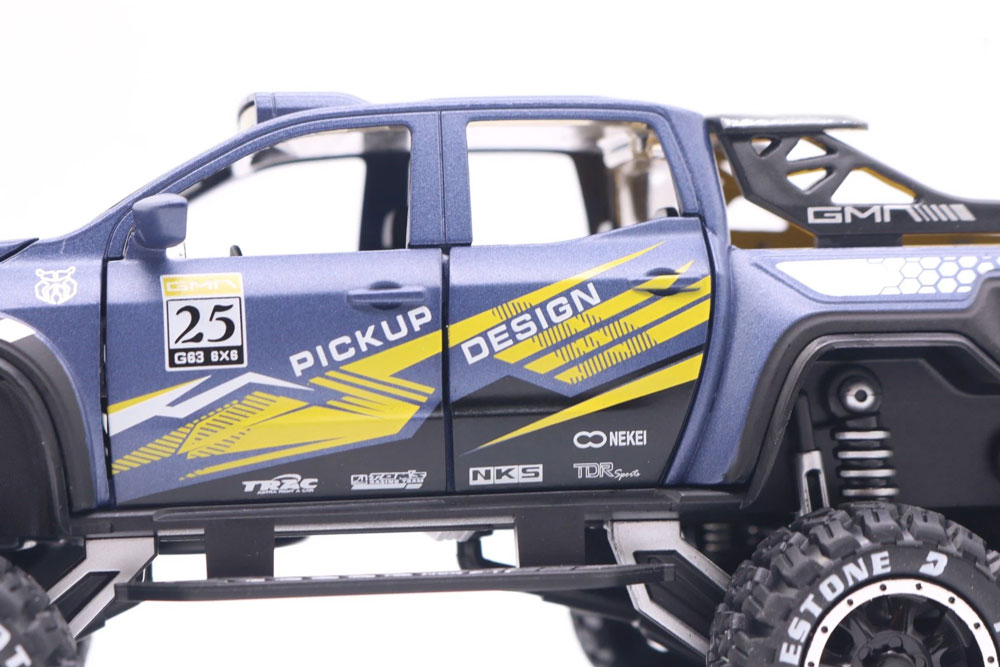 Mercedes X-Class Custom 6x6 OFF-ROAD em Escala 1:28