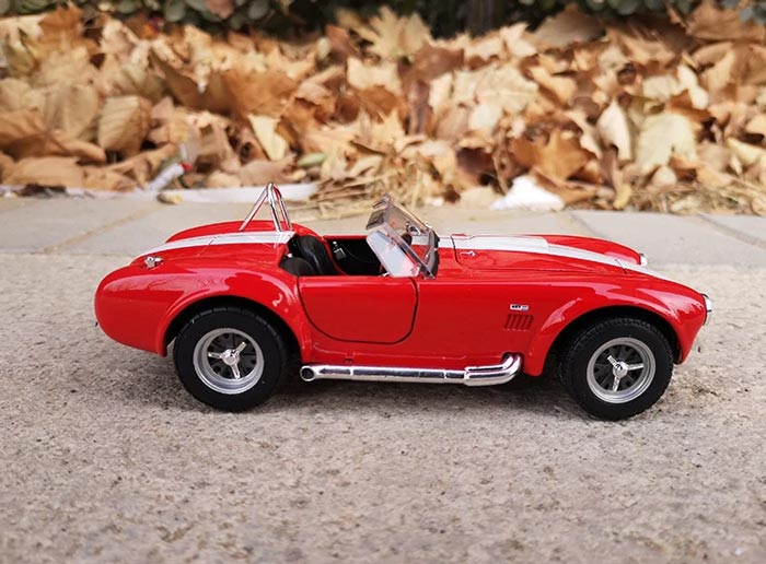 Shelby Cobra 427 S/C 1965 (Escala 1:24)