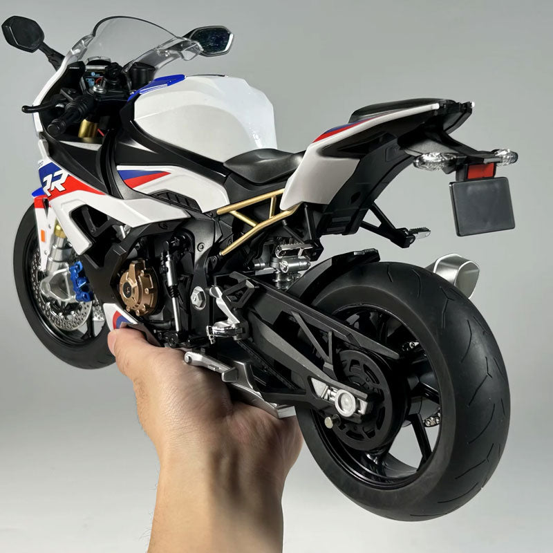 BMW S1000RR – Miniatura 1:6 com Spray no Escapamento e Funções Interativas