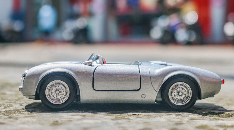 Porsche 550 Spyder 1:24