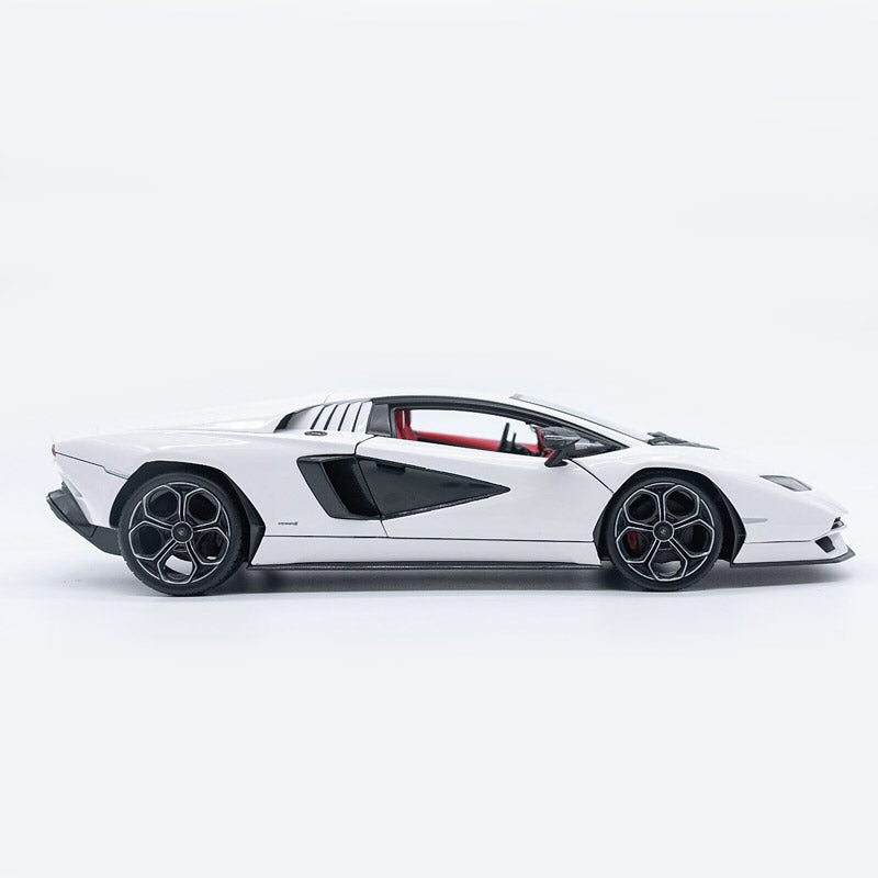 Lamborghini Countach LPI 800-4 2021 (Escala 1:18)