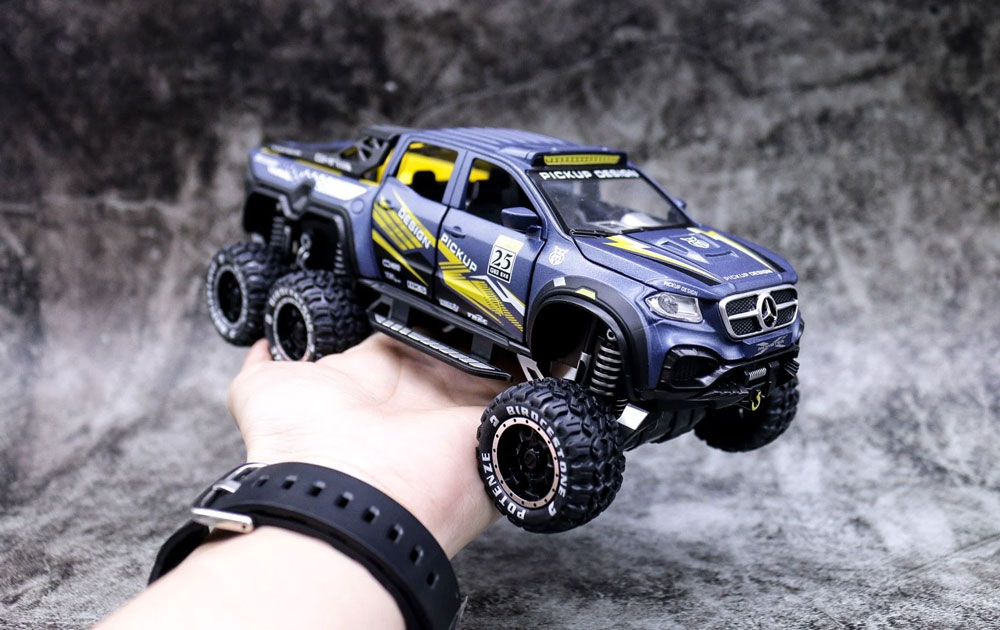 Mercedes X-Class Custom 6x6 OFF-ROAD em Escala 1:28