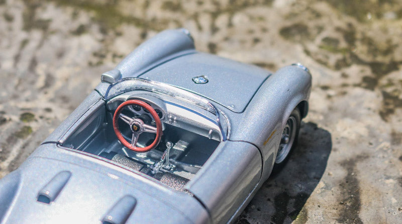 Porsche 550 Spyder 1:24