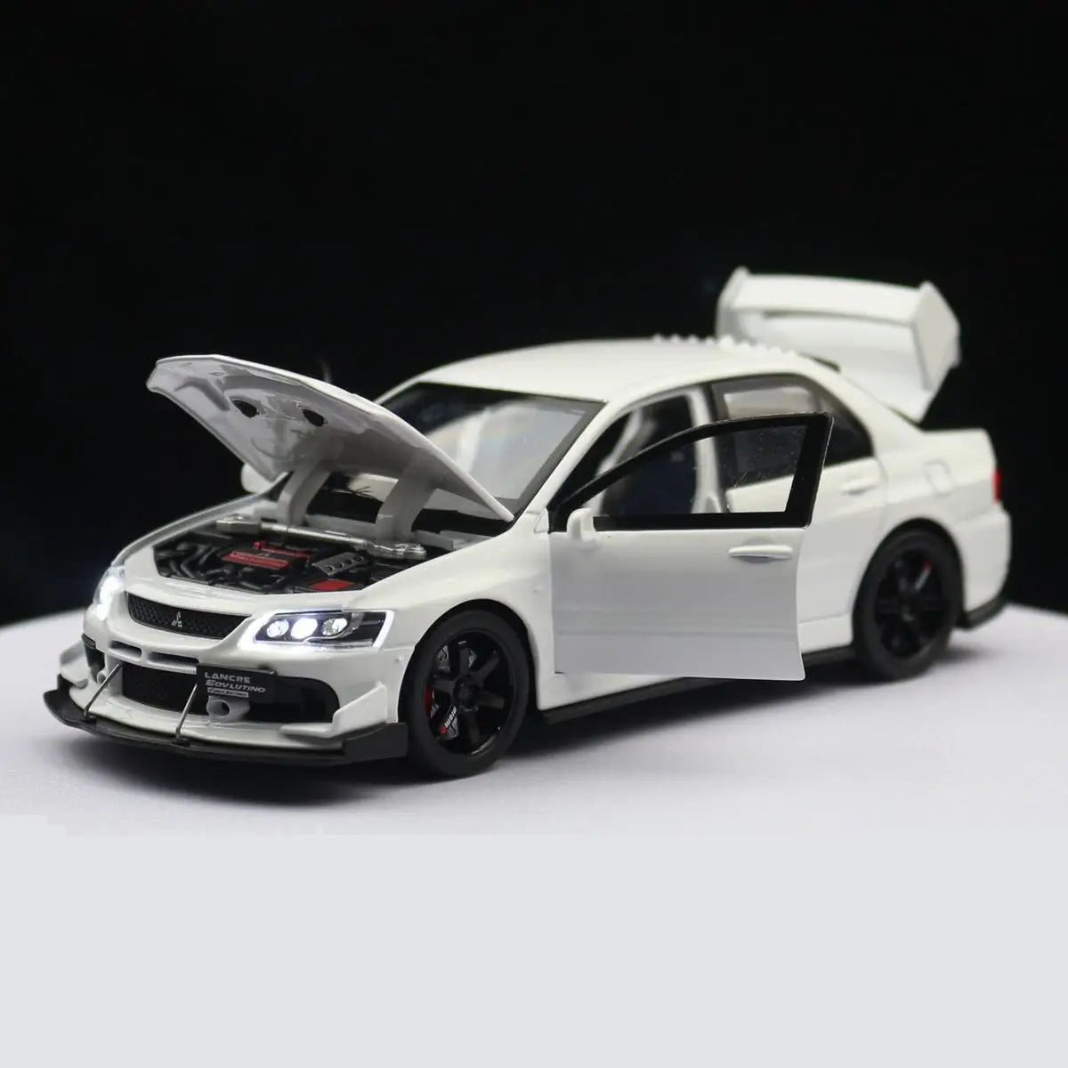 Mitsubishi Lancer Evolution - Miniatura 1:32 com Som e Luz
