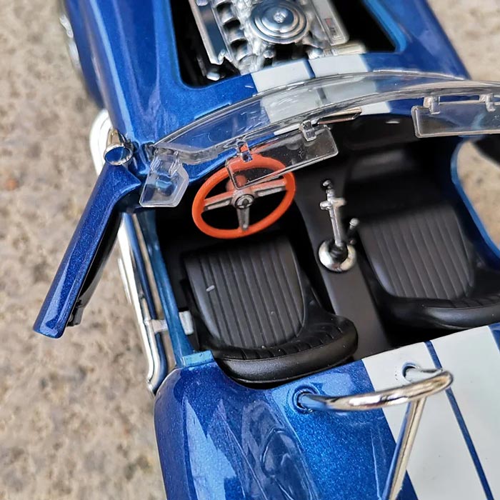 Shelby Cobra 427 S/C 1965 (Escala 1:24)