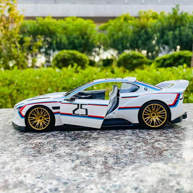 BMW 3.0 CSL Hommage R em Escala 1:24