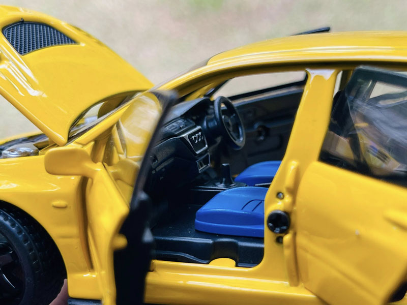 Mitsubishi Lancer Evolution - Miniatura 1:32 com Som e Luz
