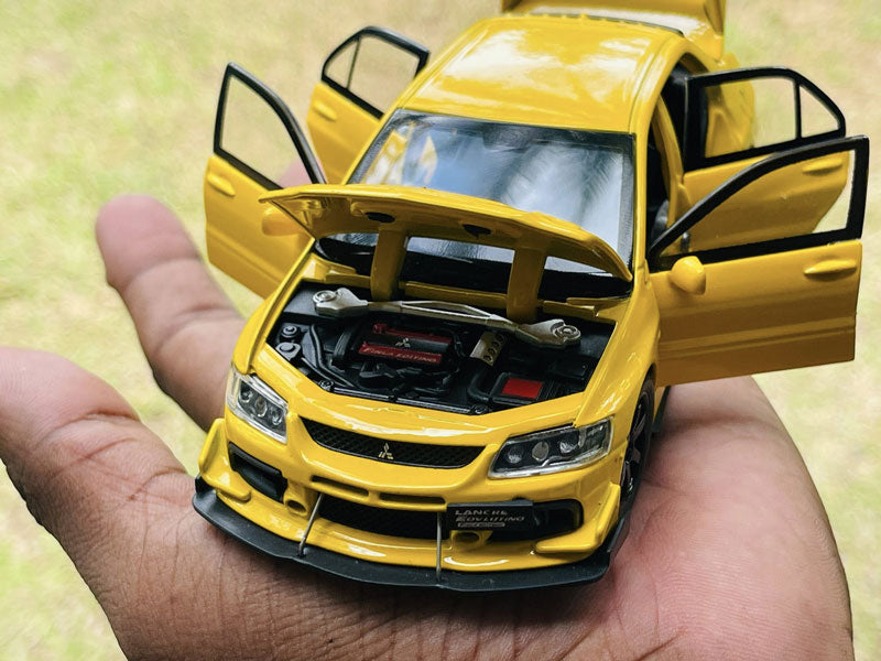 Mitsubishi Lancer Evolution - Miniatura 1:32 com Som e Luz