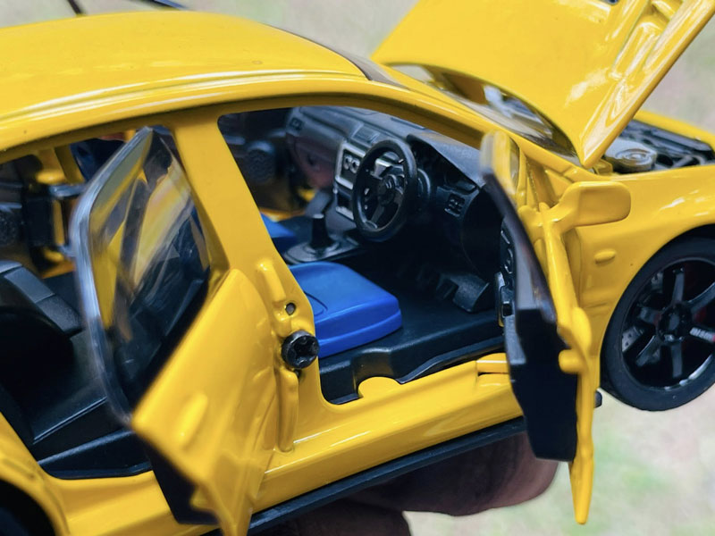 Mitsubishi Lancer Evolution - Miniatura 1:32 com Som e Luz