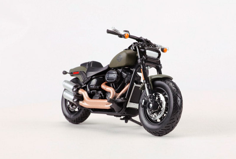 Harley-Davidson Fat Bob 114 em Escala 1:18