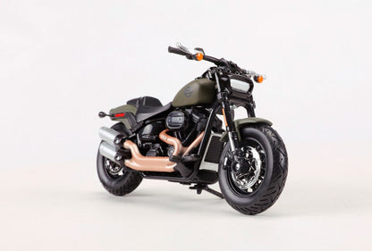 Harley-Davidson Fat Bob 114 em Escala 1:18