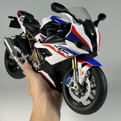 BMW S1000RR – Miniatura 1:6 com Spray no Escapamento e Funções Interativas
