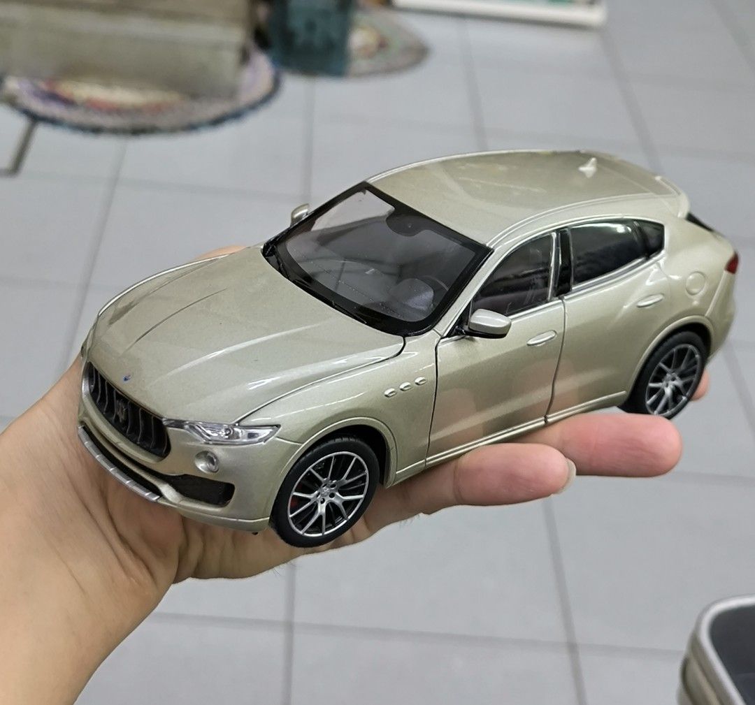 Maserati Levante em Escala 1:24