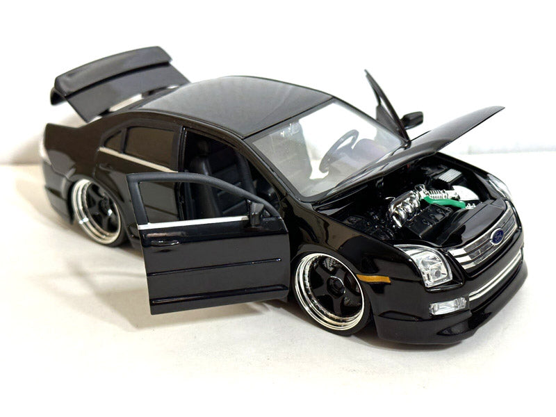 Ford Fusion 2006 1:24 – Jada Toys
