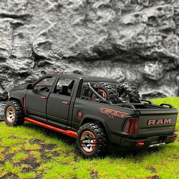 Dodge RAM em Escala 1:32