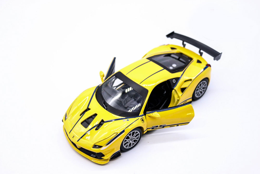 Ferrari 488 Challenge 1:24 Amarela