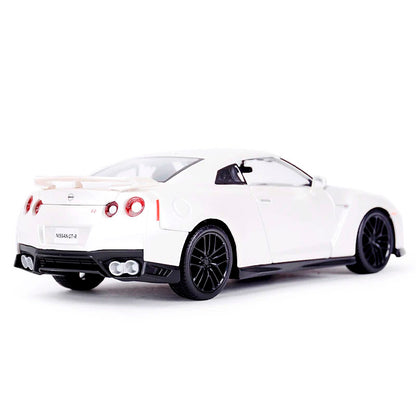 Nissan GTR R35 2017 em Escala 1:24