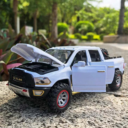 Dodge RAM em Escala 1:32