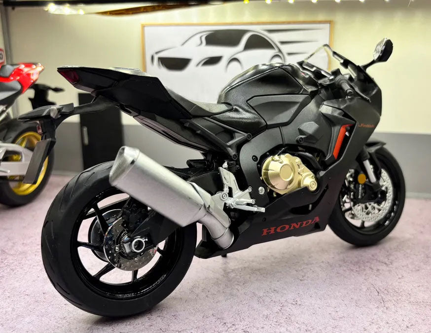 Honda CBR1000RR-R Fireblade – Miniatura em Escala 1:9
