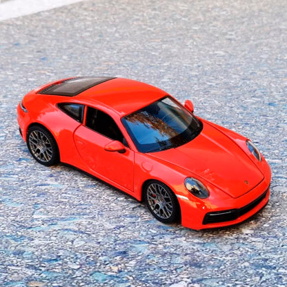 Porsche 911 Carrera 4S em Escala 1:24