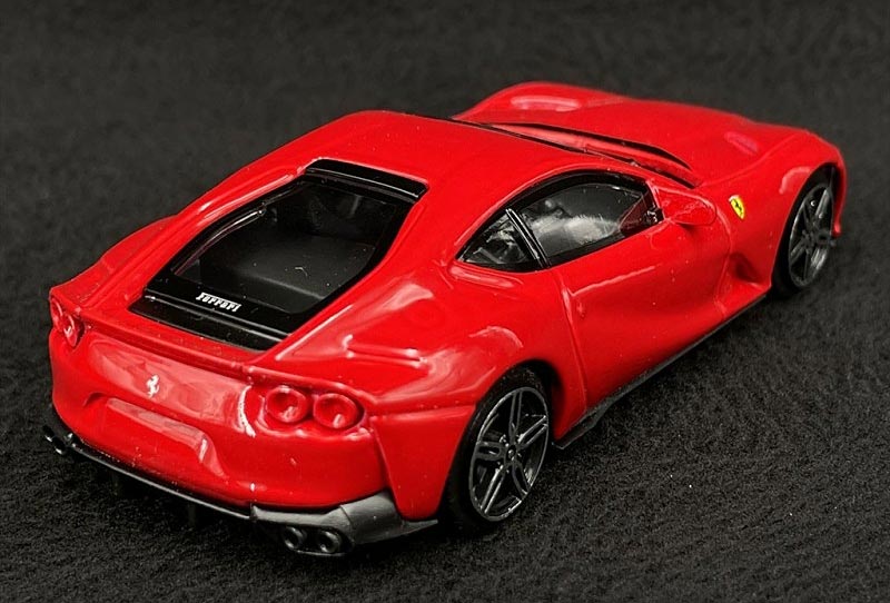 Ferrari 812 Superfast (Escala 1:43)