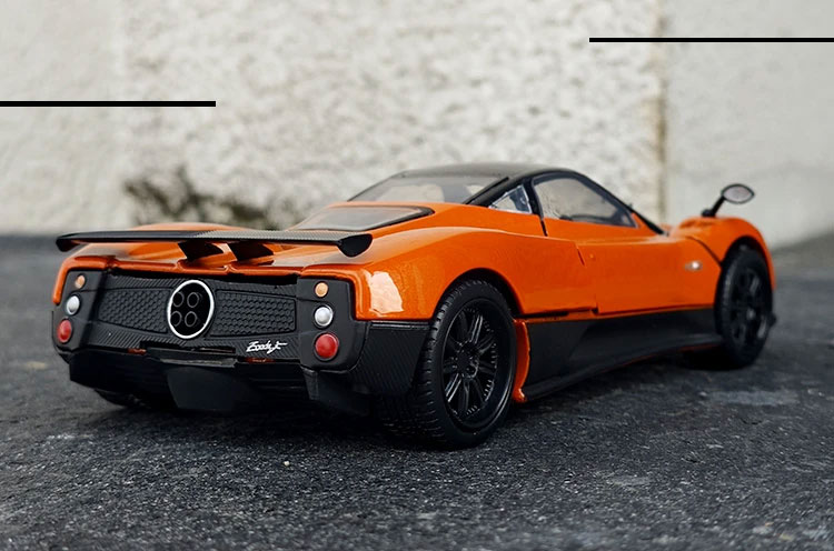 Pagani Zonda F em Escala 1:24