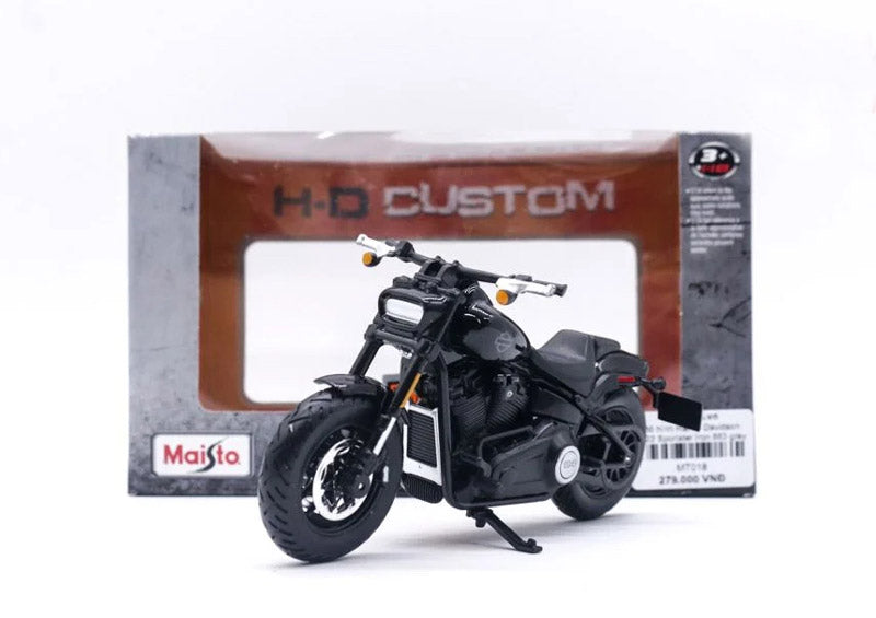 Harley-Davidson Fat Bob 114 em Escala 1:18