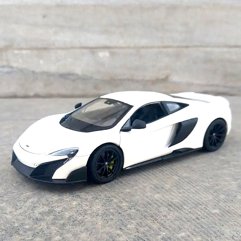 McLaren 675LT Escala 1:24