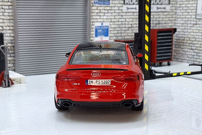 Audi RS5 Coupé em Escala 1:24
