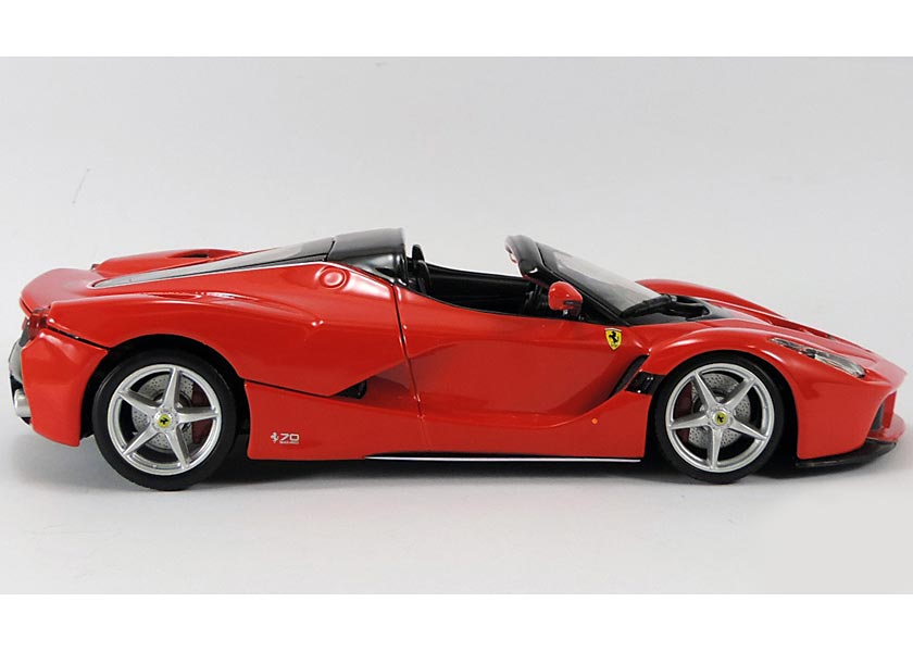 Ferrari LaFerrari Aperta (Escala 1:24)