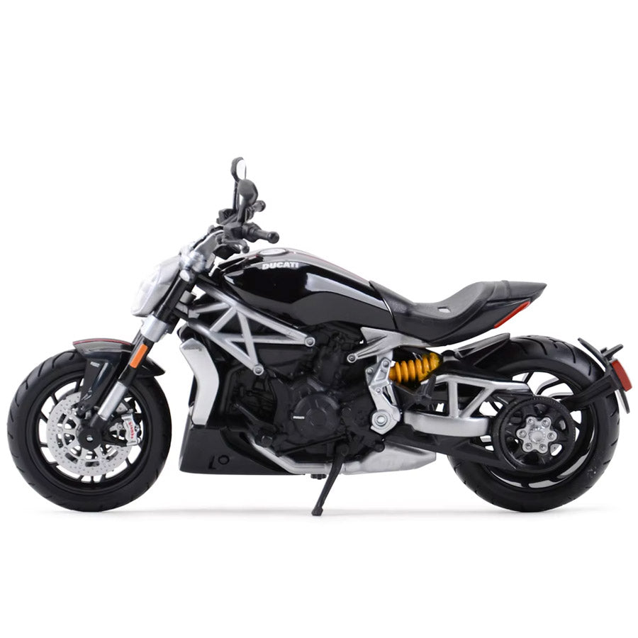 Ducati X Diavel em Escala 1:12