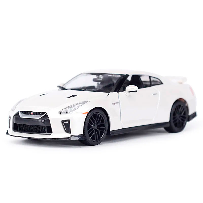 Nissan GTR R35 2017 em Escala 1:24