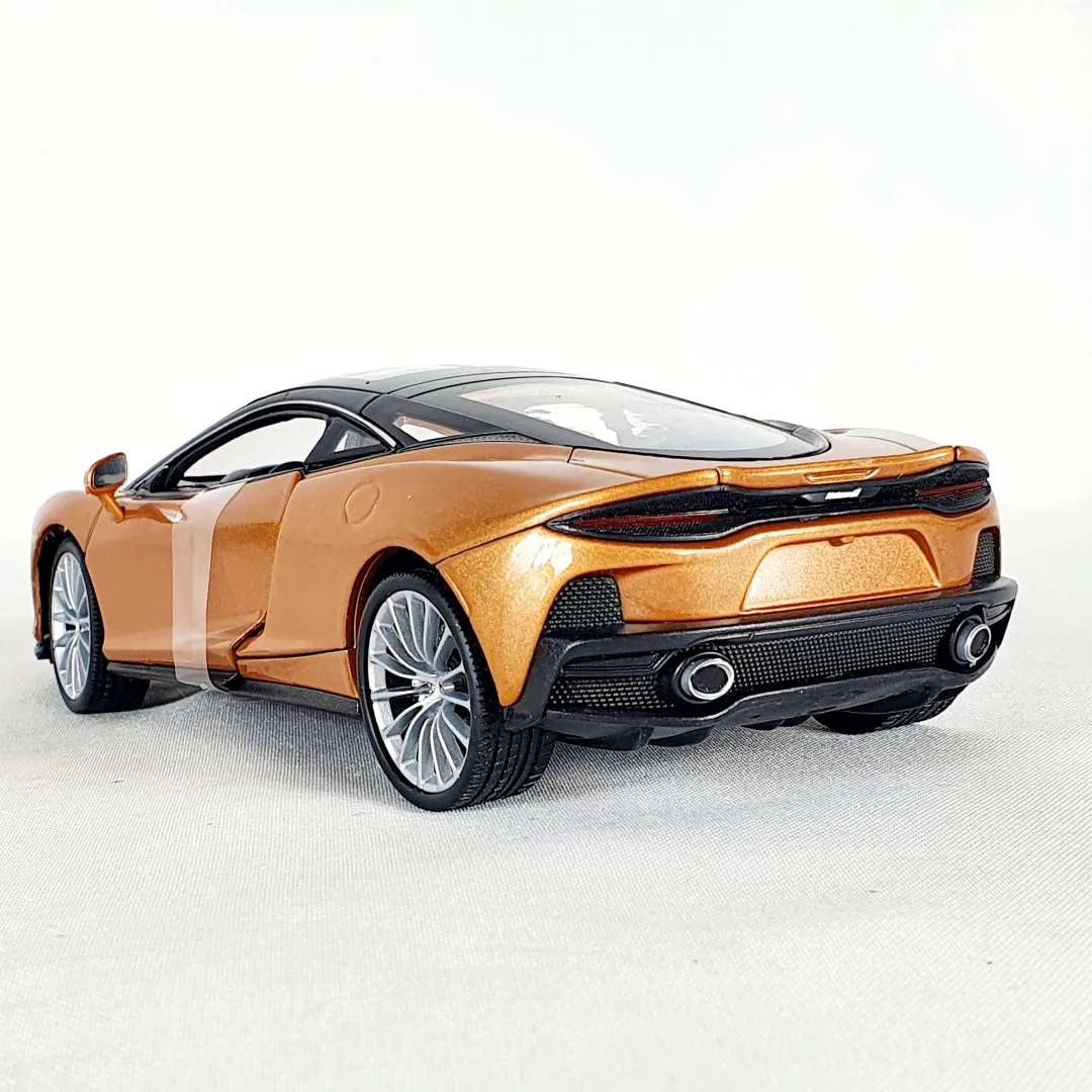 McLaren GT em Escala 1:24