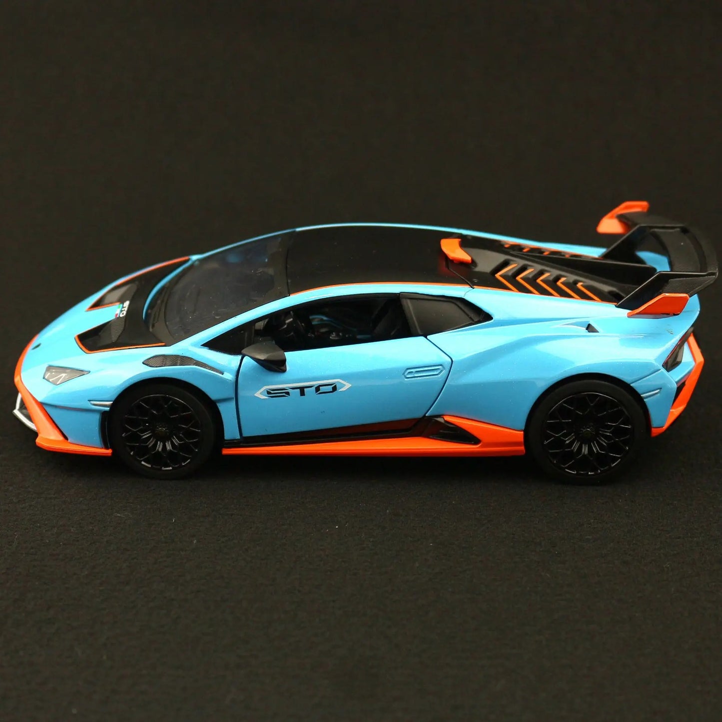 Lamborghini Huracán STO em Escala 1:24