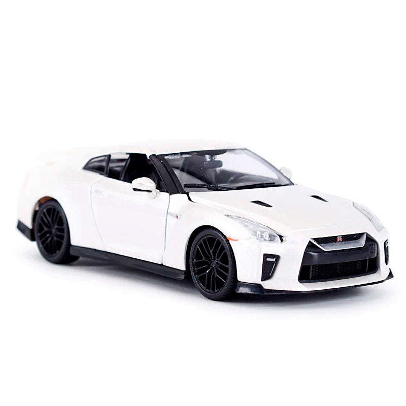 Nissan GTR R35 2017 em Escala 1:24