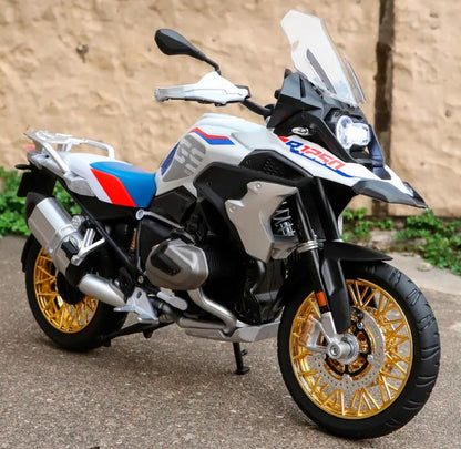 Moto BMW R1250 GS ADV em Escala 1:9