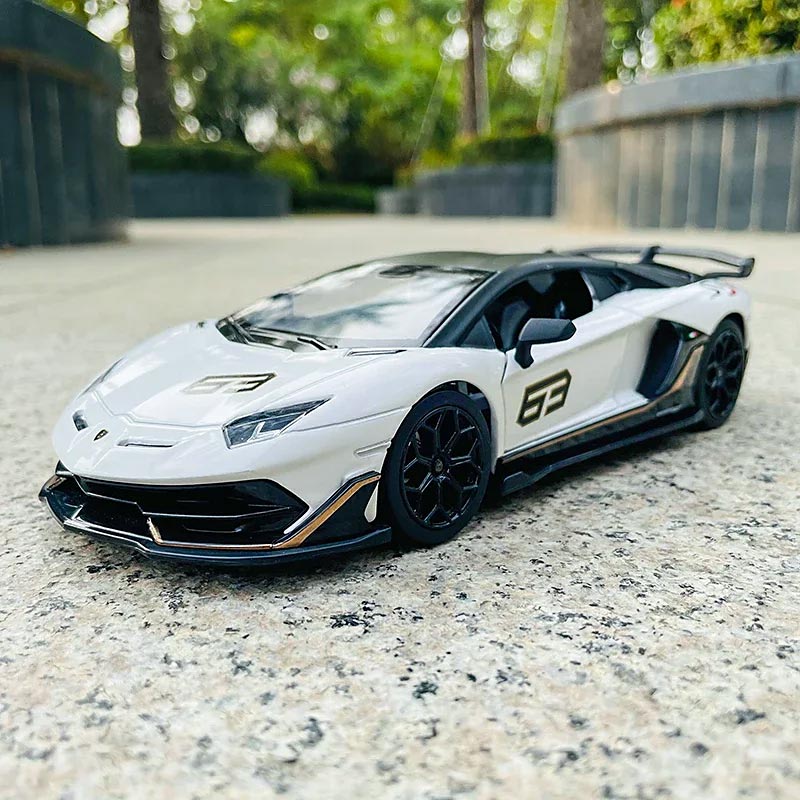 Lamborghini Aventador SVJ63 em Escala 1:24