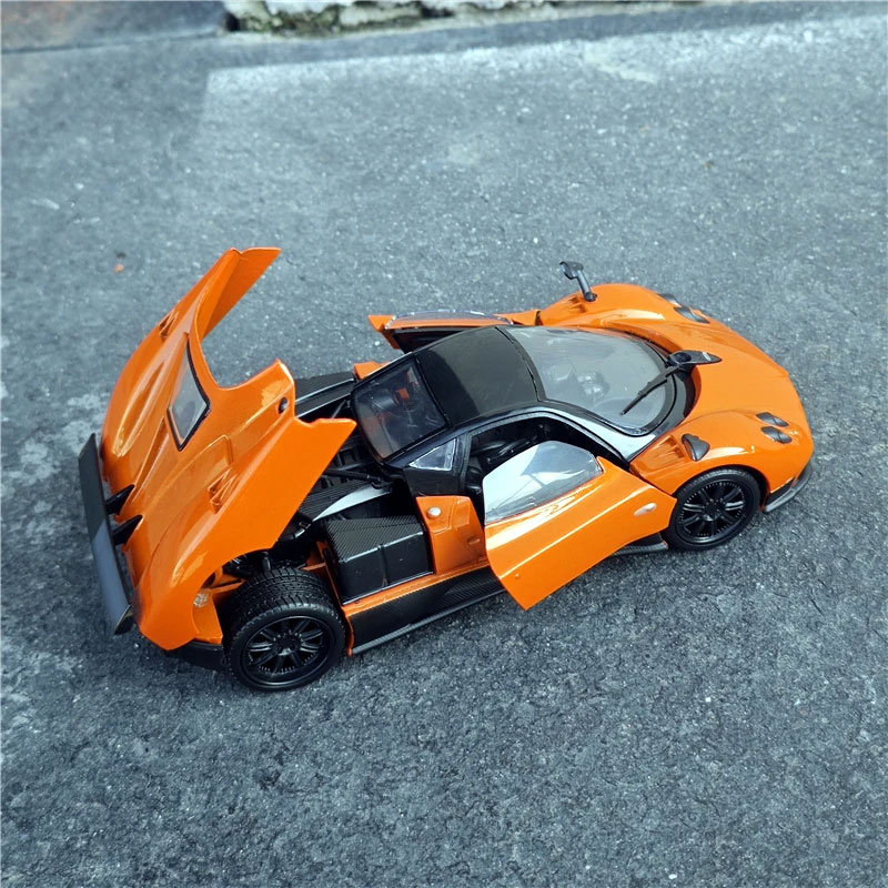 Pagani Zonda F em Escala 1:24