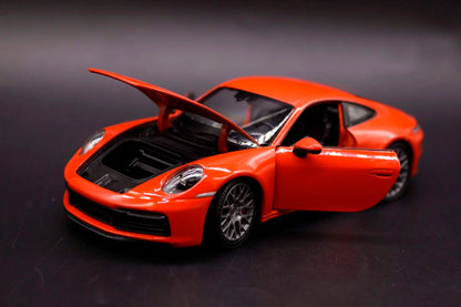 Porsche 911 Carrera 4S em Escala 1:24