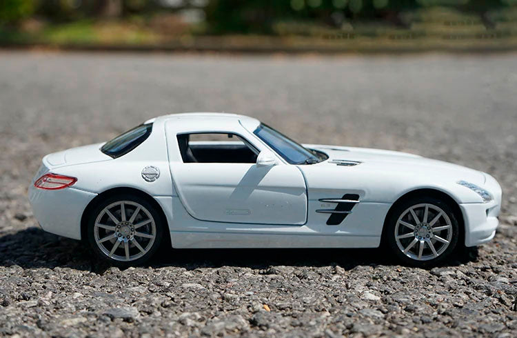 Mercedes SLS AMG em Escala 1:24