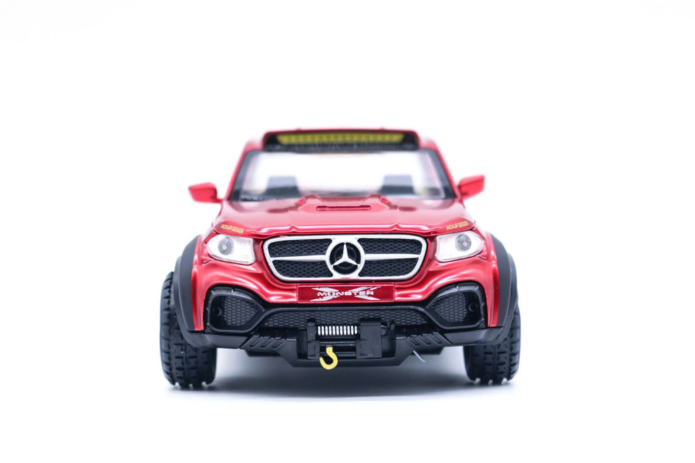 Mercedes X-Class Custom 6x6 em Escala 1:28