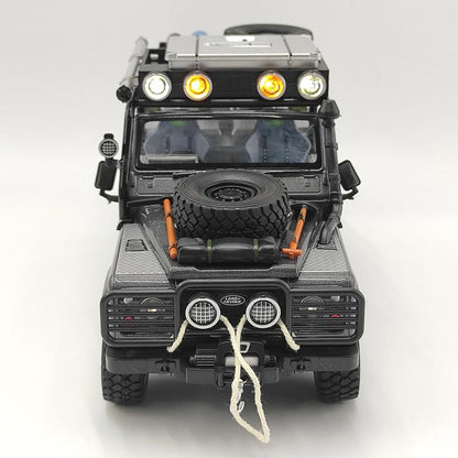 Land Rover Defender “Tomb Raider” 1:24
