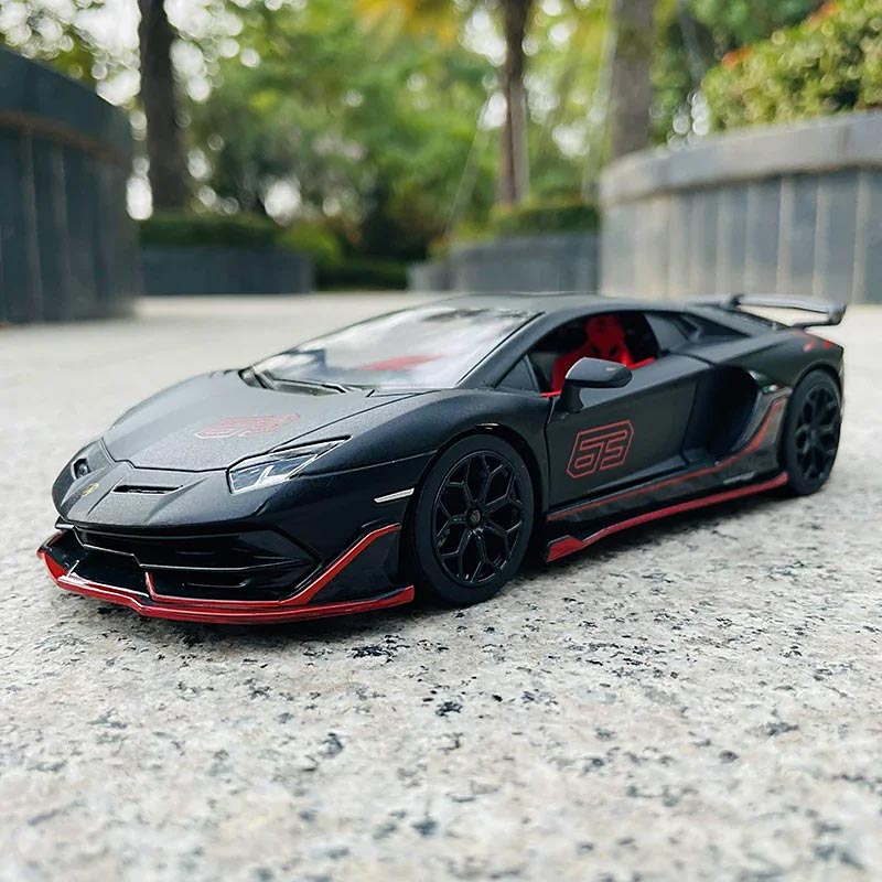 Lamborghini Aventador SVJ63 em Escala 1:24