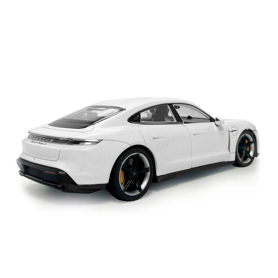 Porsche Taycan Turbo S em Escala 1:24