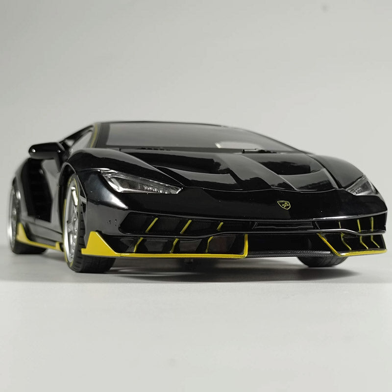 Lamborghini Centenario LP770-4 em Escala 1:18