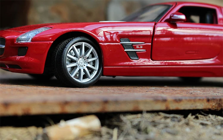 Mercedes SLS AMG em Escala 1:24