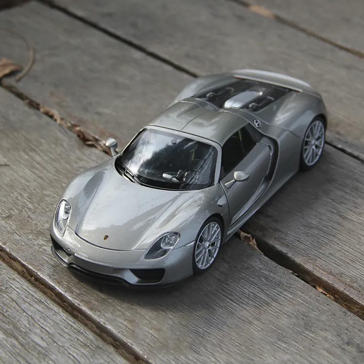 Porsche 918 Spyder (Escala 1:24)